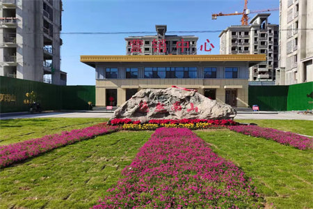 龙山中学附近东山水岸精装修三室送大储藏室送阁楼有证可以分期